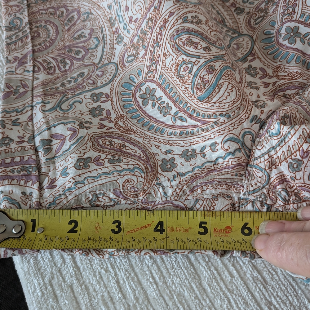 Bandolino Shorts Size 12 High Rise 98% Cotton Paisley Print Brown Pink Blue NWT - Picture 12 of 16